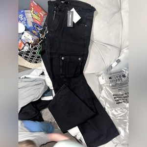 Pretty little thing size for black cargo jeans